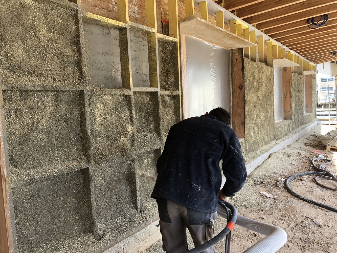 Projection chaux chanvre Application chaux/chanvre